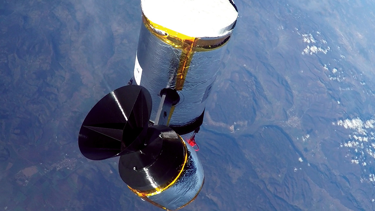 Stratosférická sonda projektu SP-VONT při sestupu.